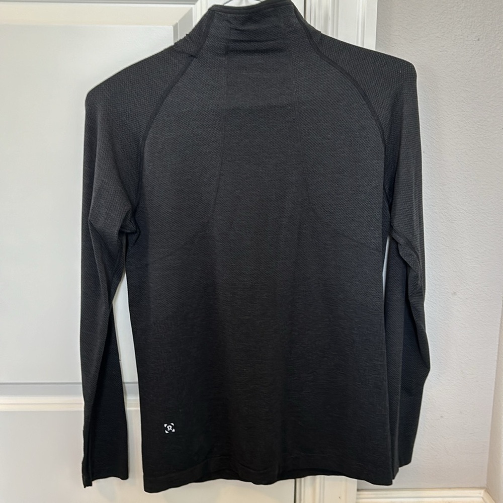 Lululemon Men’s Half Zip Pullover - Picture 3 of 5